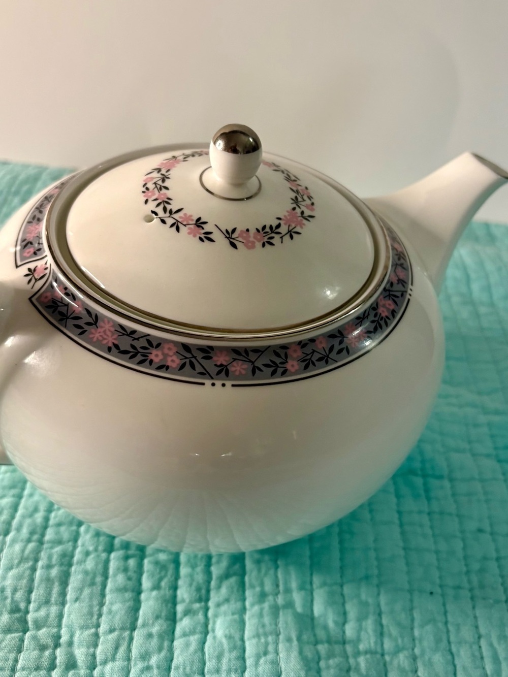 Wedgwood Fine Bone China Teapot. Vintage Fairmont collection